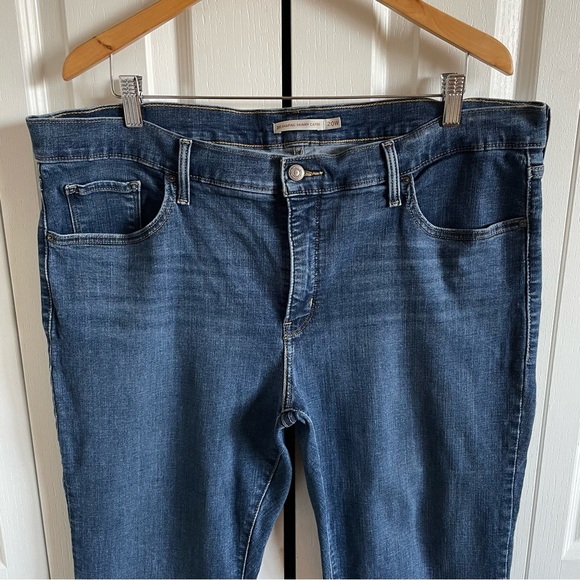 Levi’s 311 Shaping Skinny Capri Pants Women’s Plus Size 20W Blue Med Wash Cuffed - Picture 2 of 13